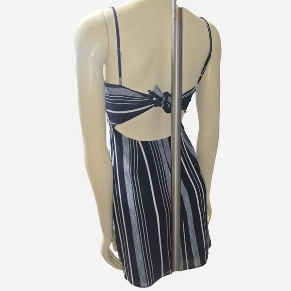 Lulus brand new with tags, navy blue and white dress size XS - Picture 2 of 4